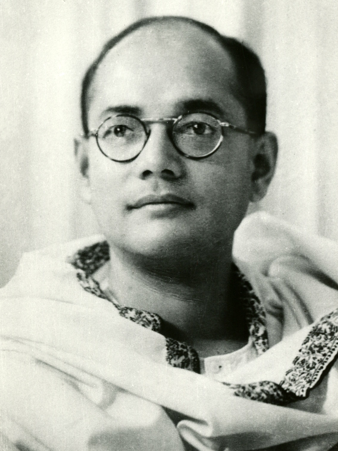 :- सुभाष चंद्र बोस -: